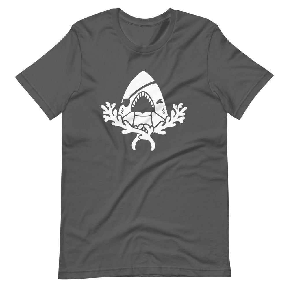 Shark Jolly Roger \\ Short-Sleeve Adult Unisex T-Shirt